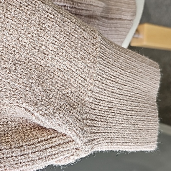 STYLEWE NWT cardegan sweater size med, supper soft and cozy. Wooden butt… - Picture 5 of 12